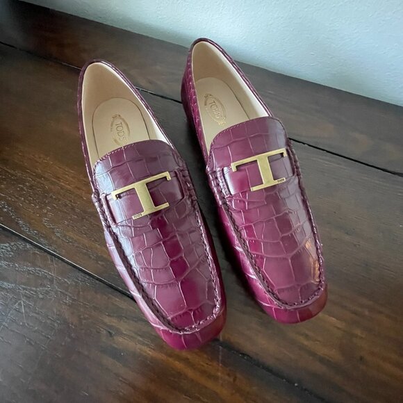 Tod's XW20C0CX50WENR821 Maroon Leather Croc-embossed Women's Loafers Shoes - Picture 1 of 13